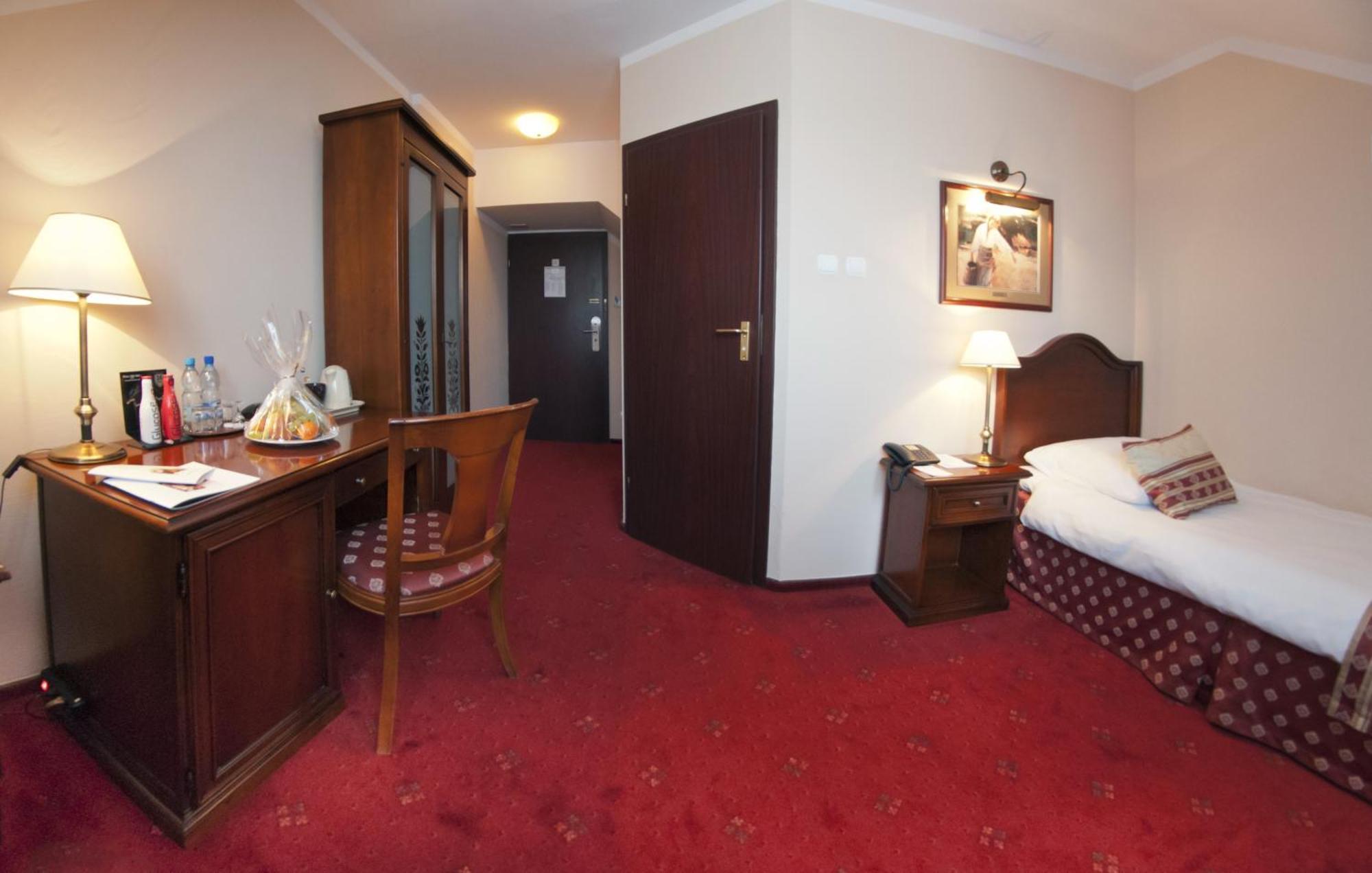Hotel Zubrowka Spa & Wellness Bialowieza Room photo